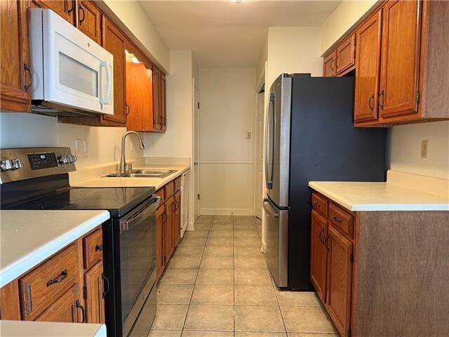 Building Photo - 705 Tops L Dr