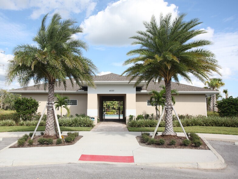 Building Photo - 4510 Birdsong Dr