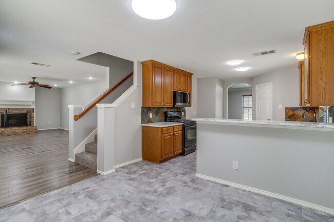 Building Photo - 2875 Grandview Dr