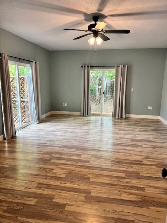 Building Photo - Spacious 1 Bedroom Mother-in-Law unit with...