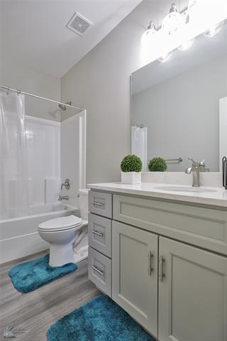 Building Photo - 5433 Fallbrook Dr
