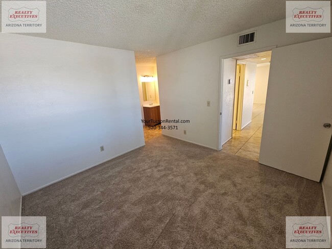 Building Photo - 22nd & Kolb Area Condo - Upstairs unit in Langley Gardens