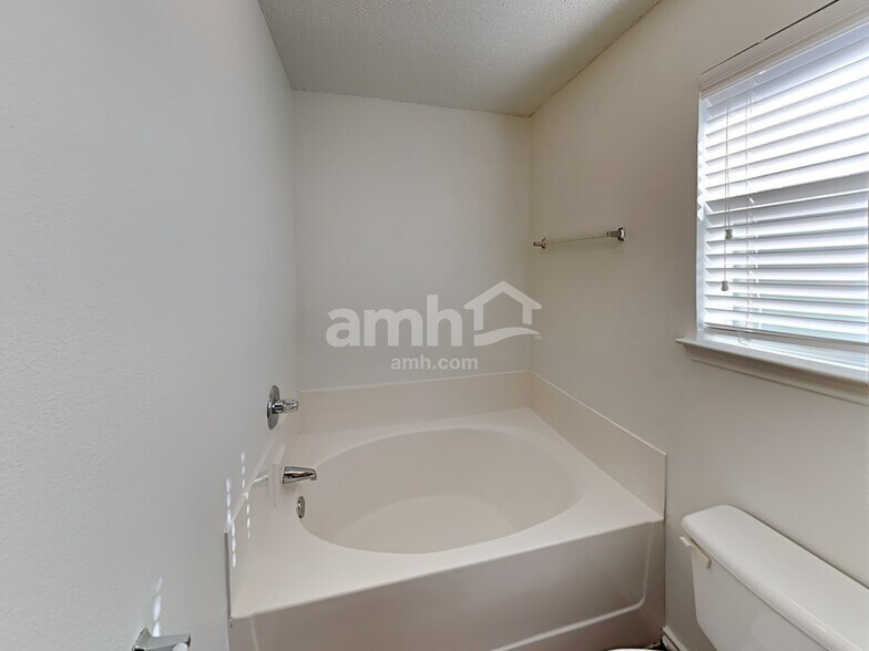 Building Photo - 7321 Avington Way