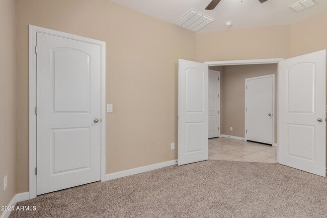 Building Photo - 10743 W Bronco Trail