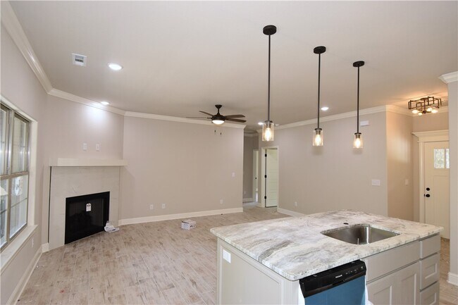 Building Photo - 21 Kirkcudbright Ln