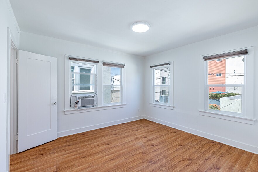 Building Photo - 232 N New Hampshire Ave