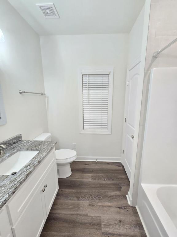 Building Photo - 111 Amelia Cir