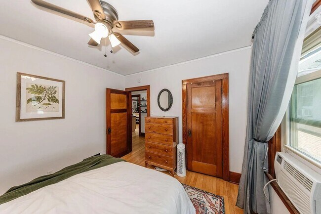 Building Photo - DG-1549 N 57th Street