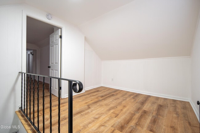 Building Photo - 364 Altamont Ave