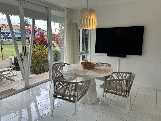 Building Photo - 1221 Hillsboro Mile