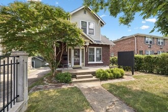 Building Photo - 1604 17th Ave S