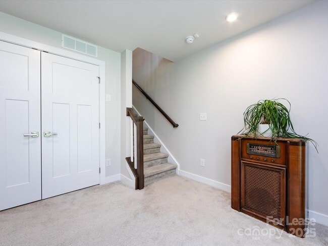 Building Photo - 1839 Shumard Ln