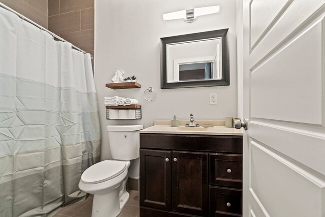 Building Photo - 826 N Broad St