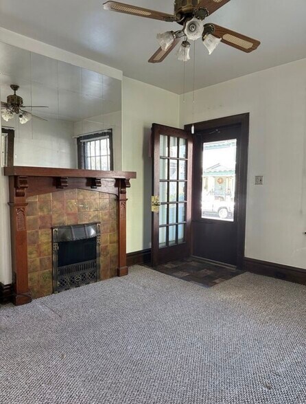 Building Photo - 10 Martindale Ter