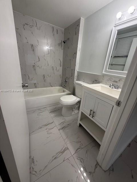 Building Photo - 3221 Sabal Palm Manor