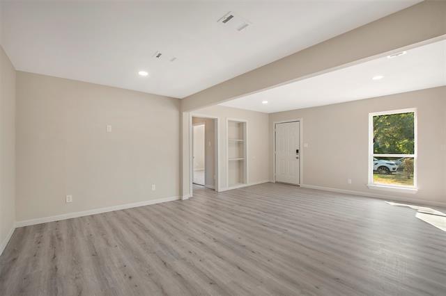 Building Photo - 2709 Kilburn Ave