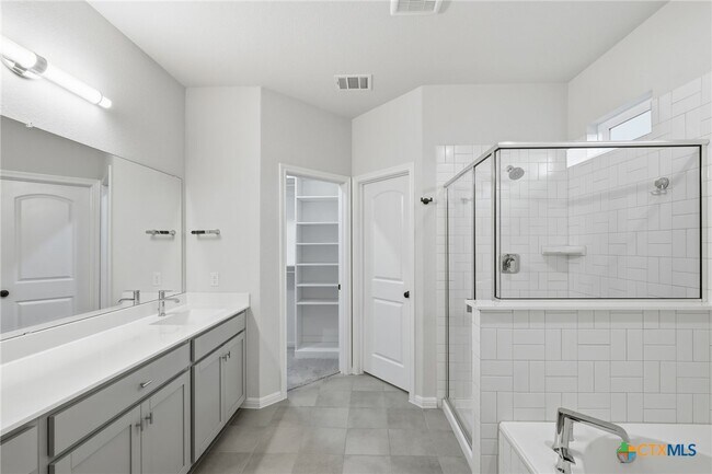 Building Photo - 1941 Winston Way