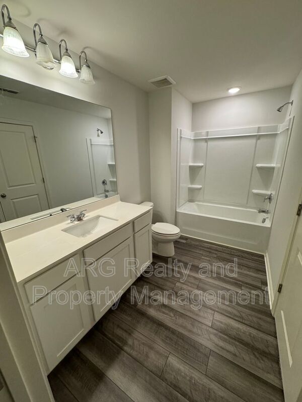 Building Photo - 144 Swindon Dr