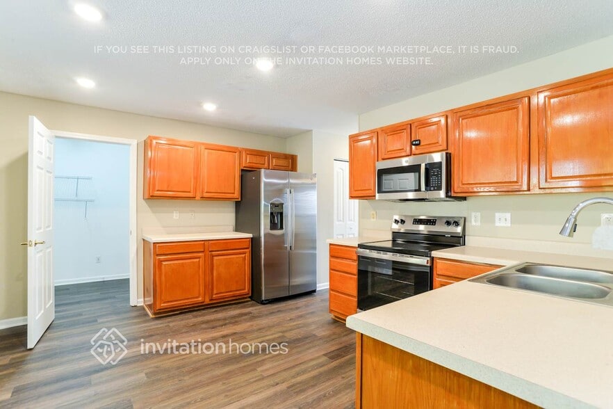 Building Photo - 106 Pebble Creek Crossing
