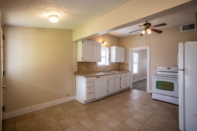 Building Photo - Single Family home Near SWOSU