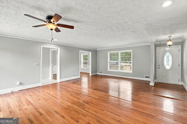 Building Photo - 4548 Shallowford Rd