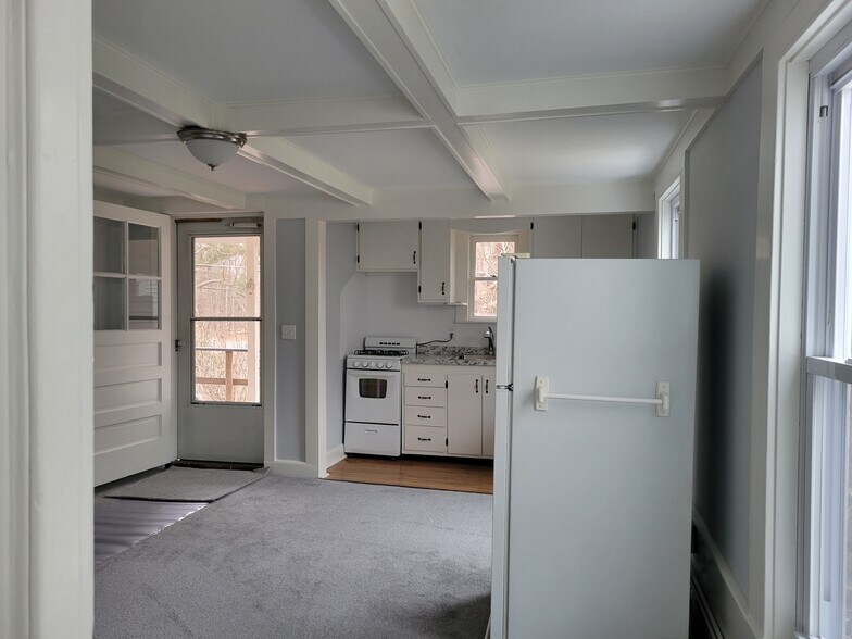 Building Photo - 106 Emerson Ave