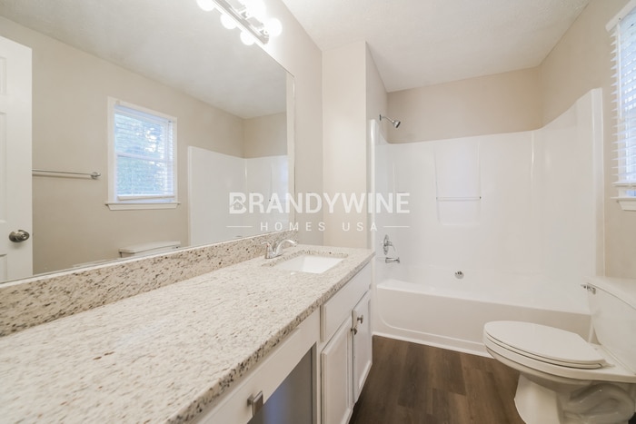 Building Photo - 403 Chippewa Dr SE