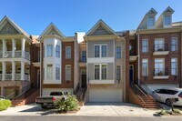 Building Photo - 1467 Wembley Ct NE