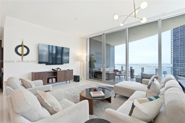 Building Photo - 300 Biscayne Blvd Way