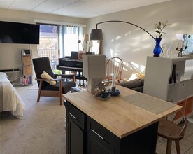 Building Photo - 60 Pleasant St