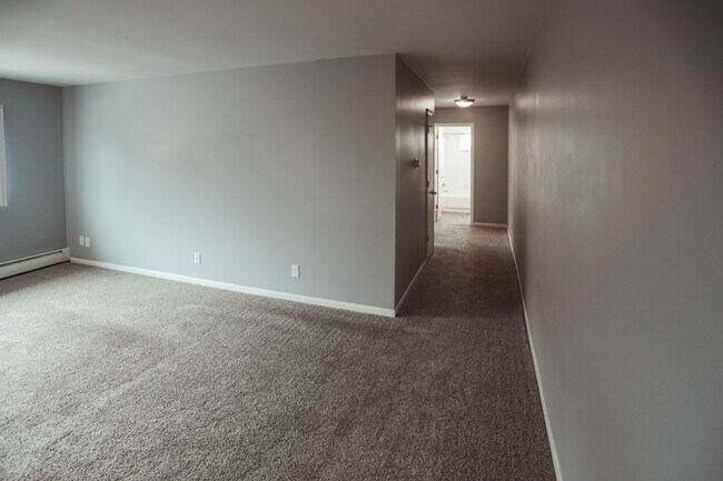Building Photo - 2805 Harwick Dr
