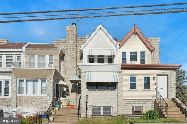 Building Photo - 703 N 66th St