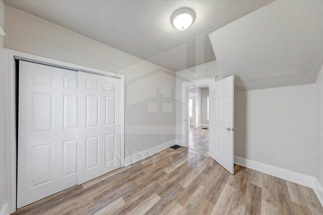 Building Photo - 3437 N Sherman Dr