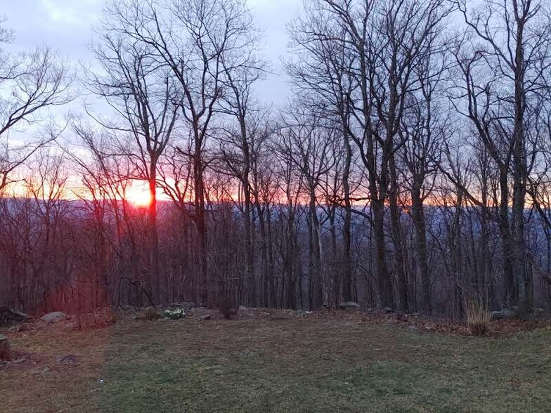 Building Photo - 708 Wilderness Rd