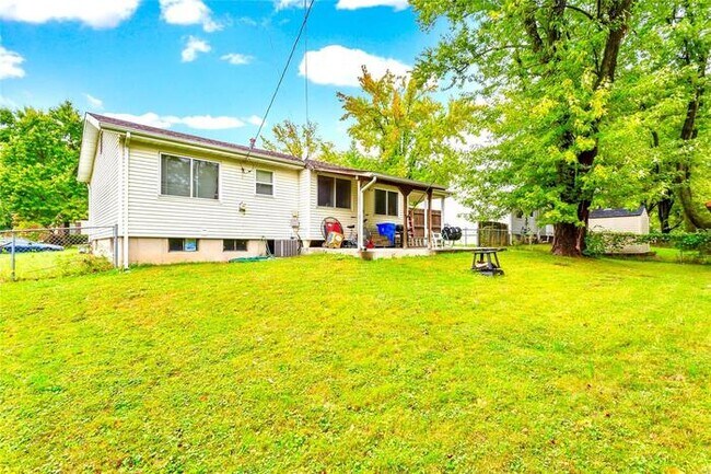 Building Photo - Fantastic 3bd/2ba home! Let yourself in!