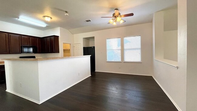 Building Photo - 5112 Bald Cypress Ln