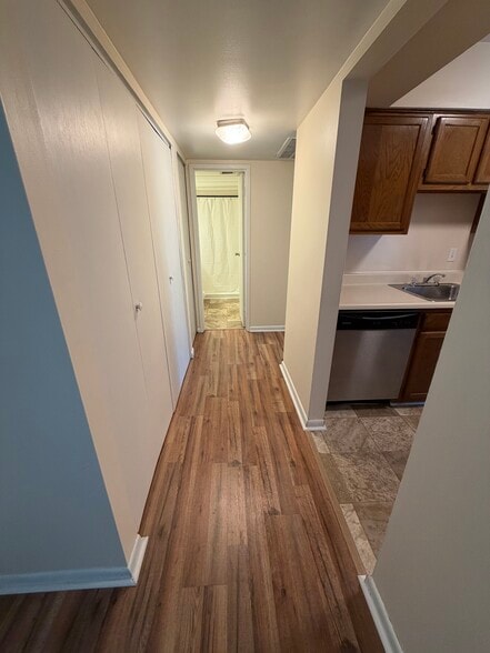 Building Photo - 1325 Forest Green Dr