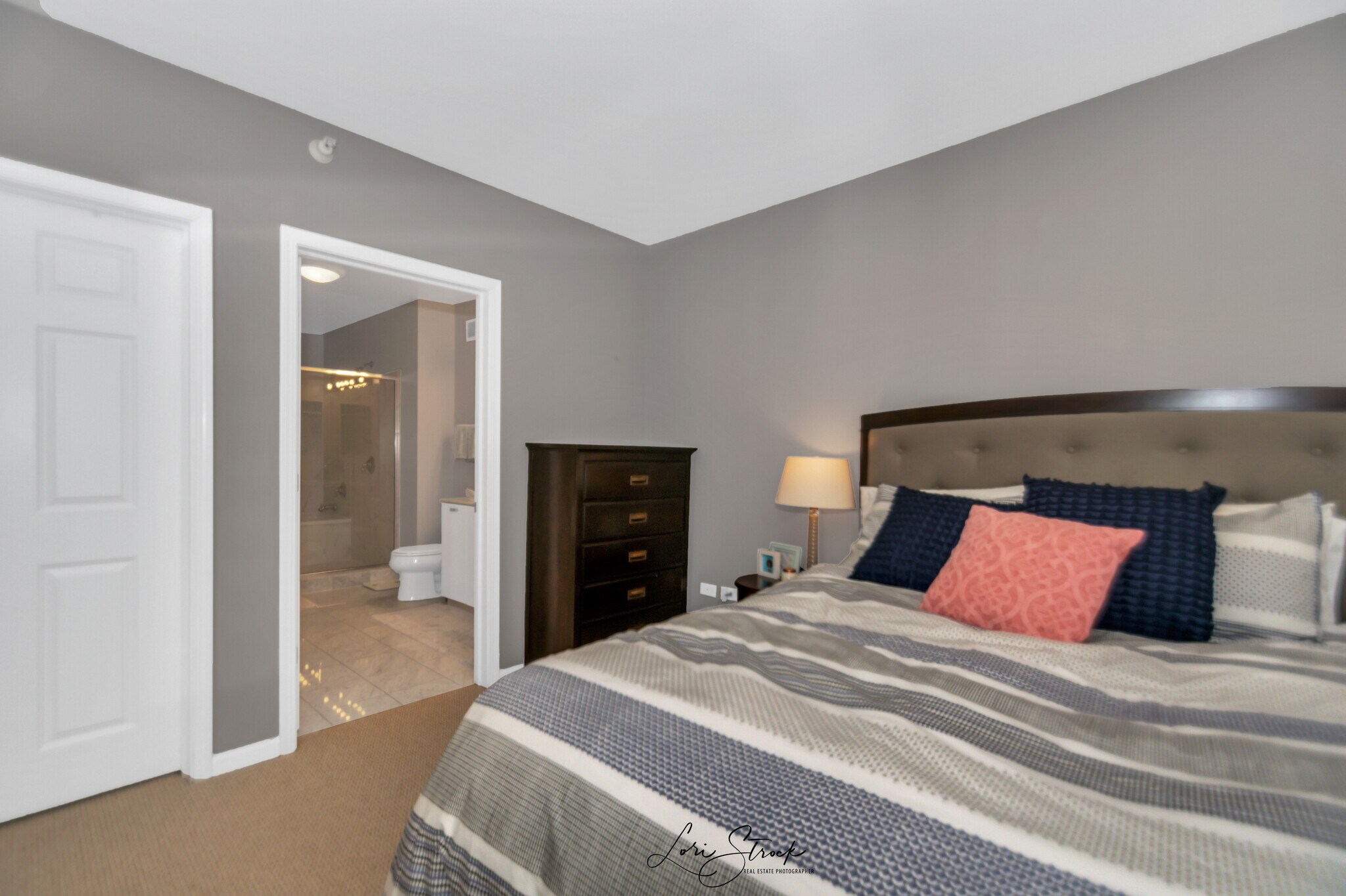 Bedroom 2 - 635 N Dearborn St