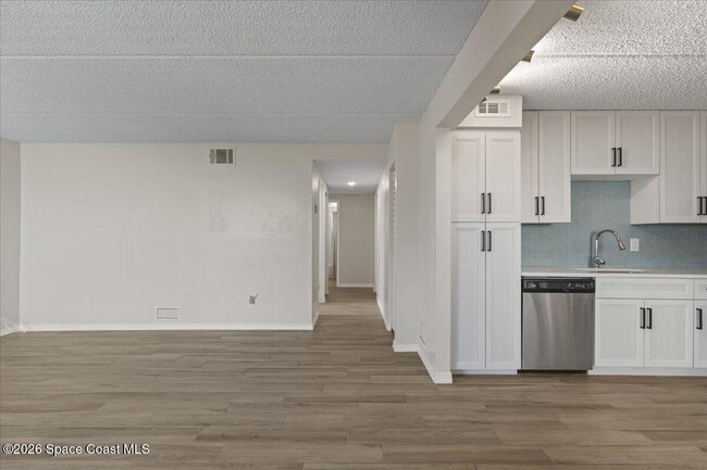 Building Photo - 1145 N Shannon Ave