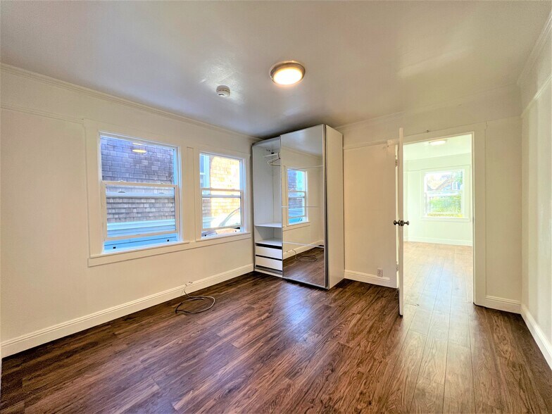 Building Photo - 3208 Ellis St