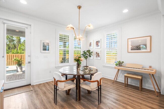 Building Photo - 229 Windrow Way