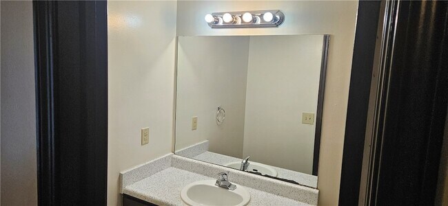 Building Photo - 635 Whitham Ave