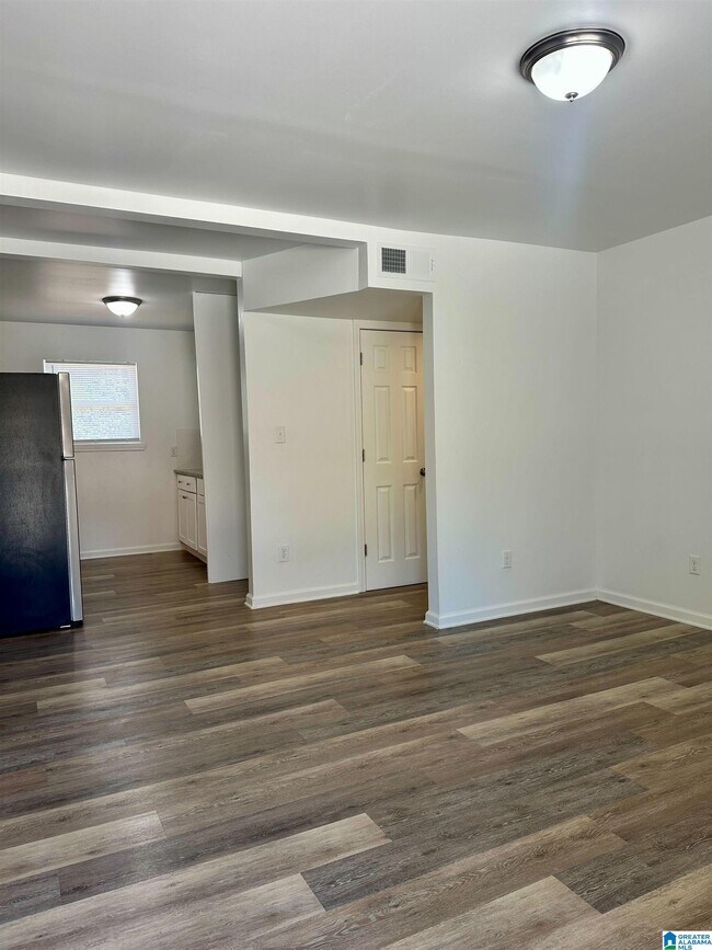 Building Photo - 1911 19th Ct N