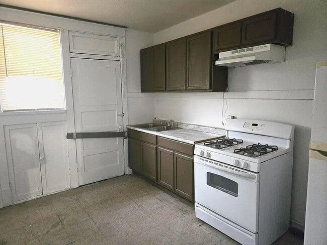 Building Photo - 5216-5218-5218 Von Phul St