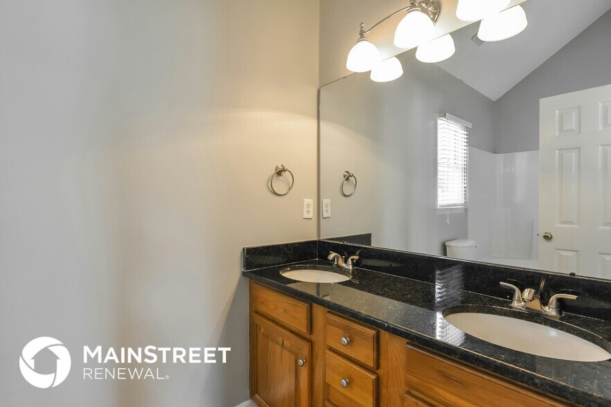 Building Photo - 2008 Stoneglen Ln