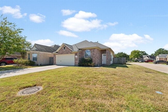 Building Photo - 12119 Lakewood Villa Dr