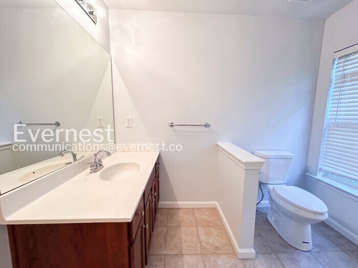 Building Photo - 200 Suttles Dr SW