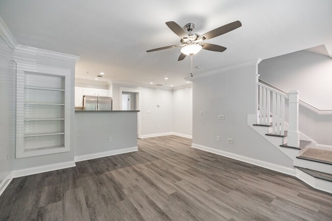 Building Photo - 3-Bedroom Townhouse in the Summit of Athens