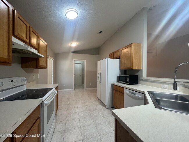 Building Photo - 2205 Myla Ln