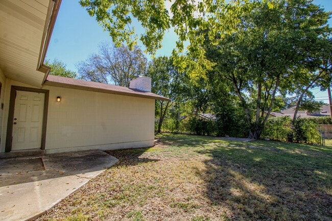 Building Photo - 223 Balboa Dr